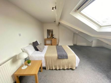 4 bedroom student house in Huddersfield4