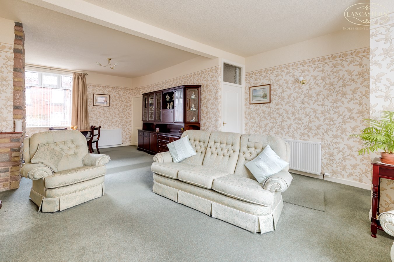 2 bedroom Terraced House for sale in Bolton