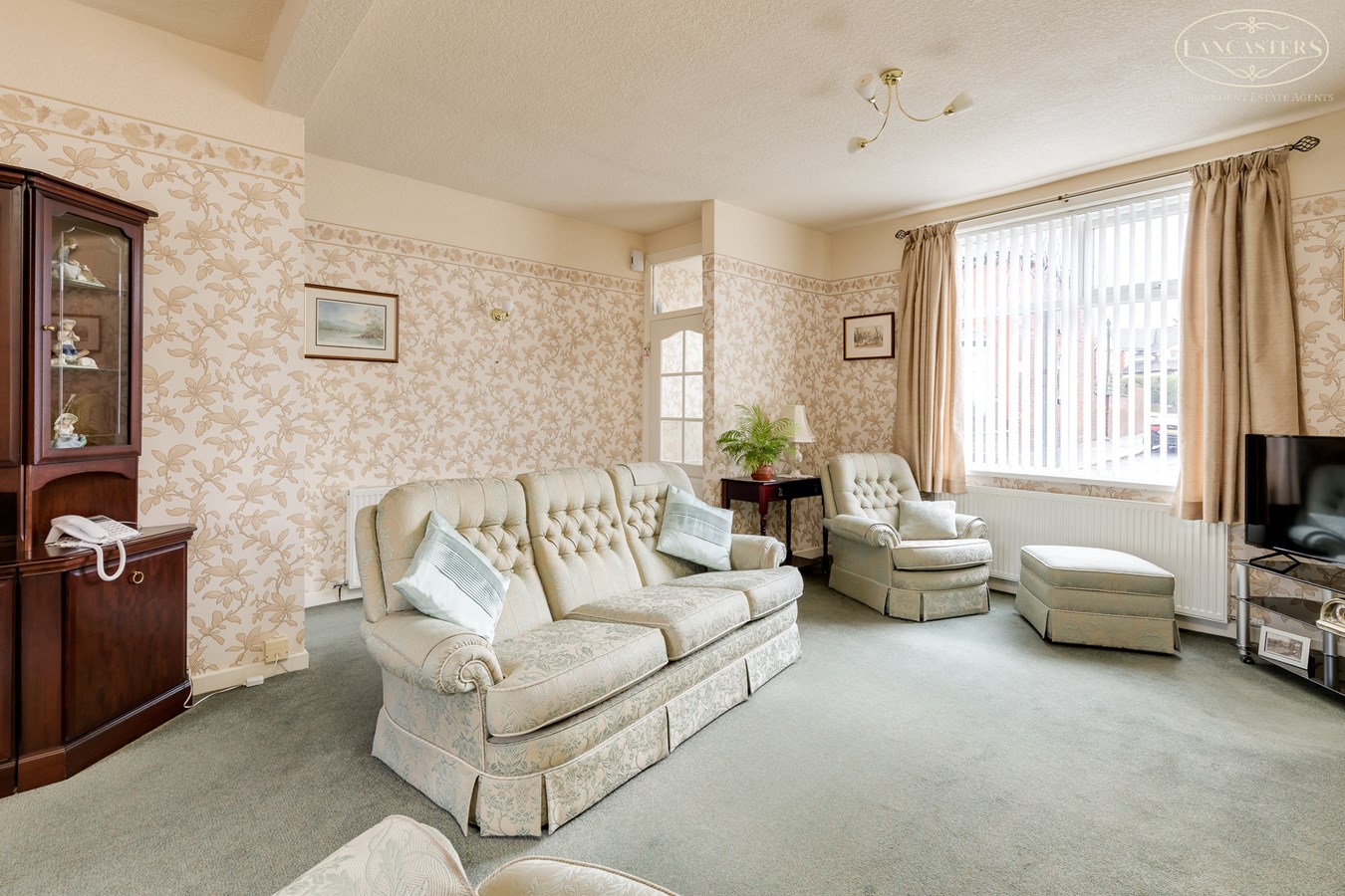 2 bedroom Terraced House for sale in Bolton