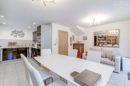 Kitchen Dining Area