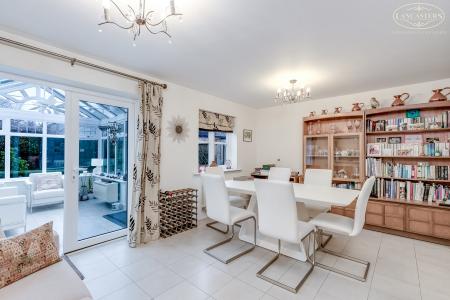 Kitchen Dining Area