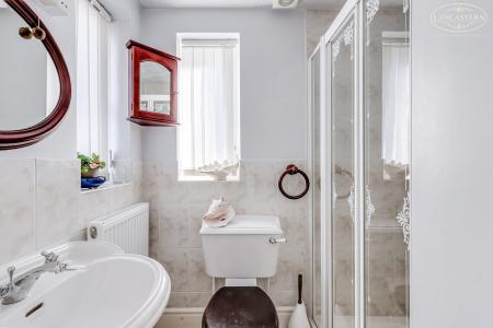 Ground Floor Shower