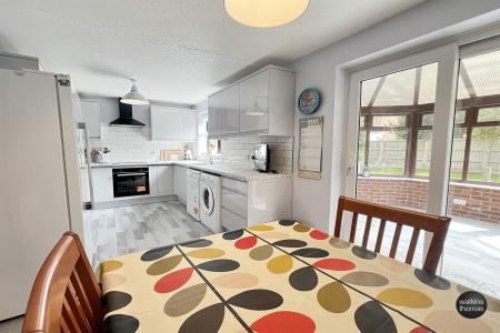 kitchen/breakfast
