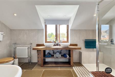 en suite bathroom
