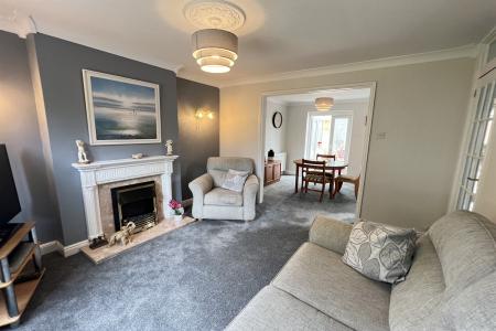 sitting to dining room