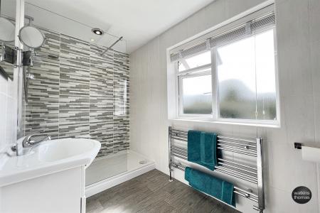 Ensuite Shower Room 1