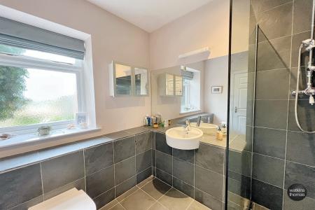 en suite shower room