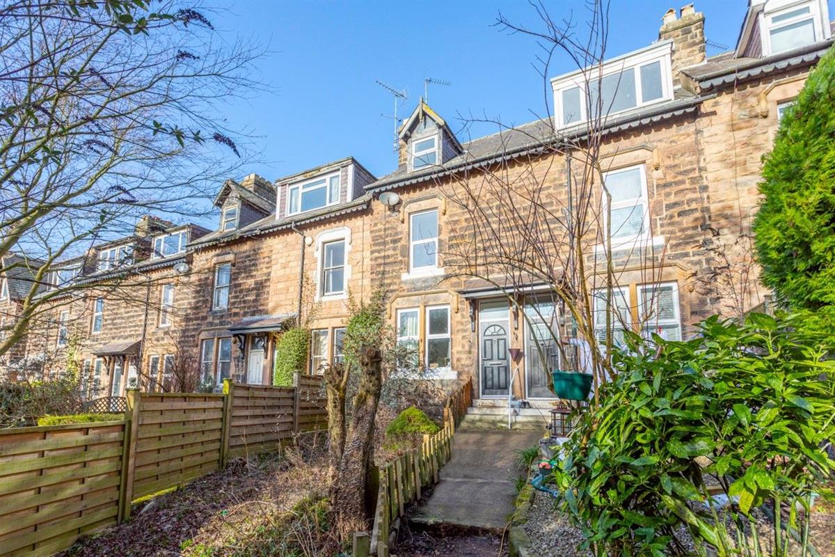 2 bedroom Terraced House for sale in Harrogate