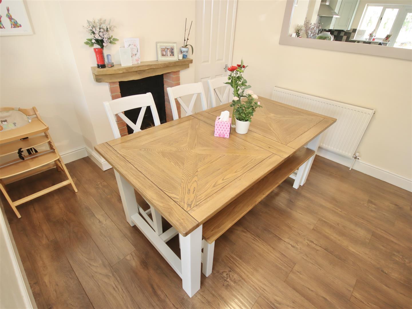 3 bedroom SemiDetached House for sale in Chippenham