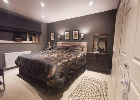 Bed 1.jpg