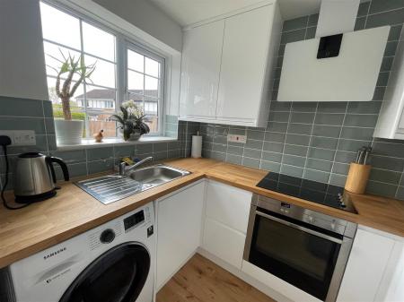 Kitchen 2.jpg
