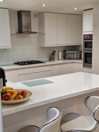 Kitchen (1).jpg