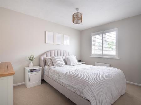 26 Balmoral Close-10.jpg