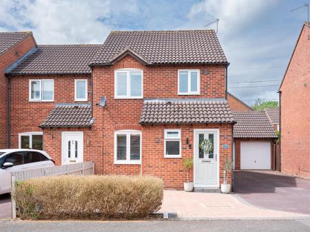 26 Balmoral Close-4.jpg