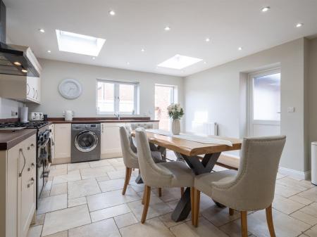 26 Balmoral Close-26.jpg