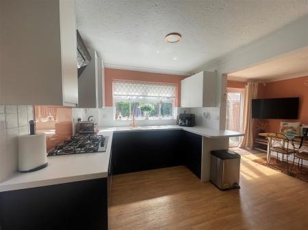 kitchen 1.jpg