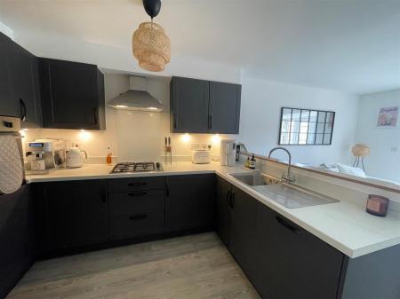 Kitchen 3.jpg