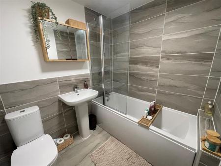 Family Bathroom.jpg