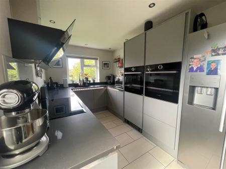 kitchen 3.jpg