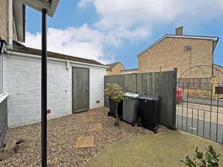 Front Garden & Outdoor Store Room