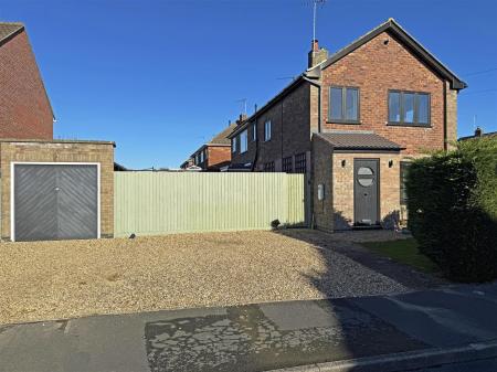 Single Garage & Driveway