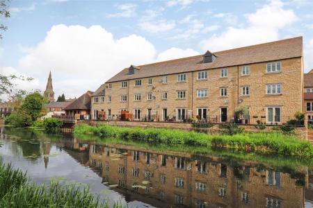 Riverside Place, Stamford