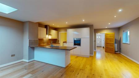 5-Woodbridge-Mews-12062023_154148.jpg