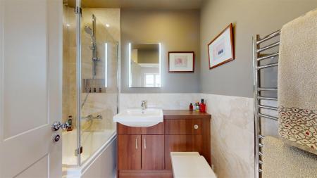Family Bathrooom