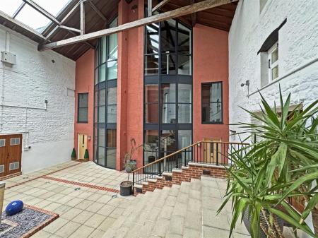 Aldgate Court, Ketton