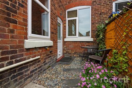 28_Eaves_Lane_gwi_52