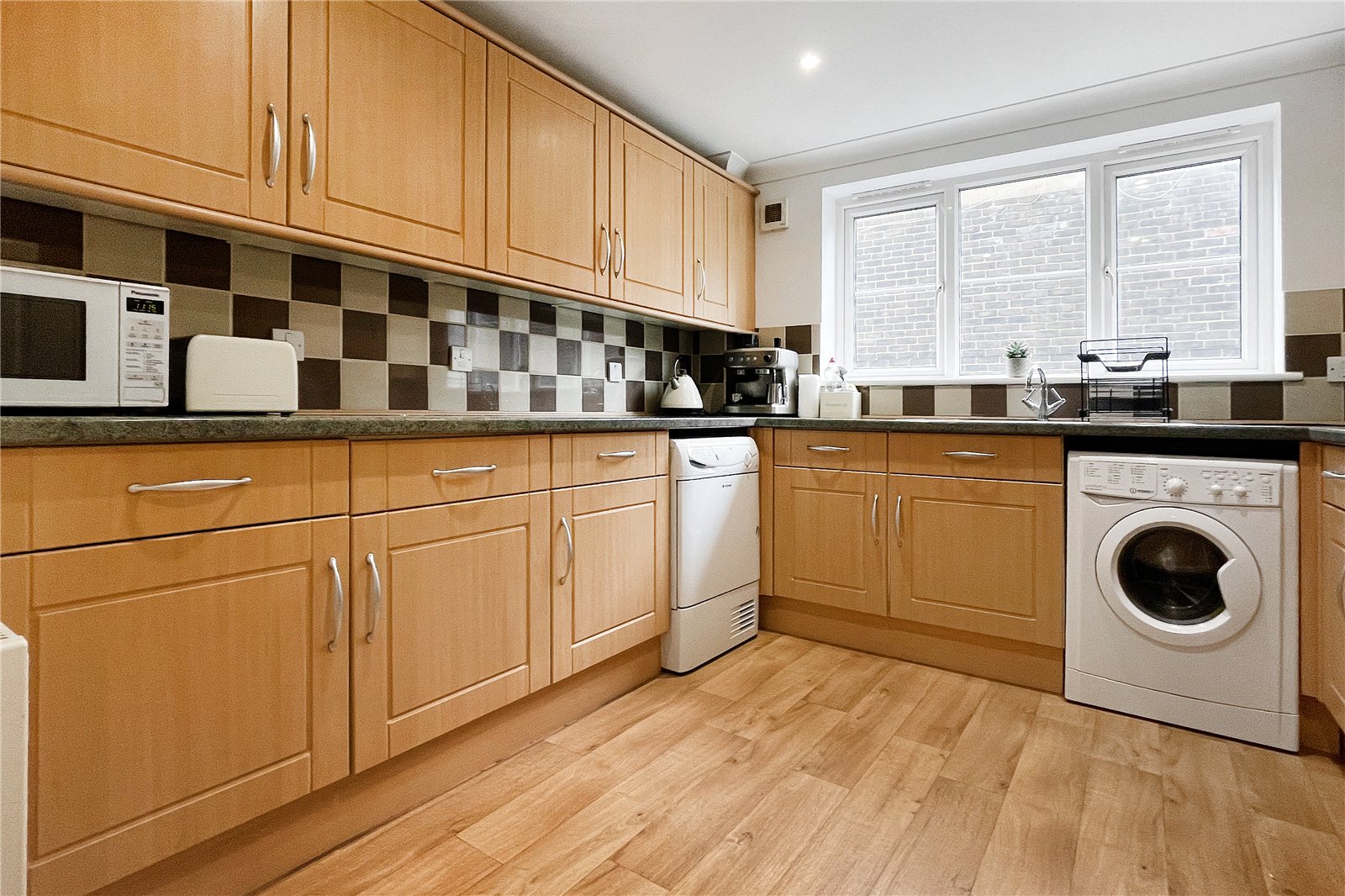 2 bedroom Apartment for sale in Littlehampton