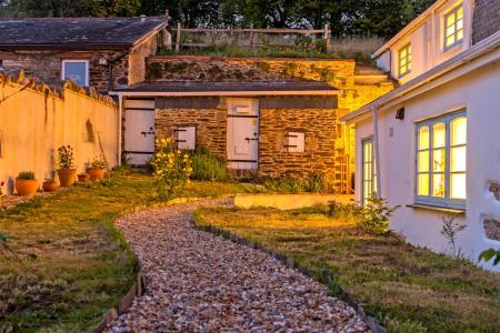 Ludd House Twilight 15.jpg