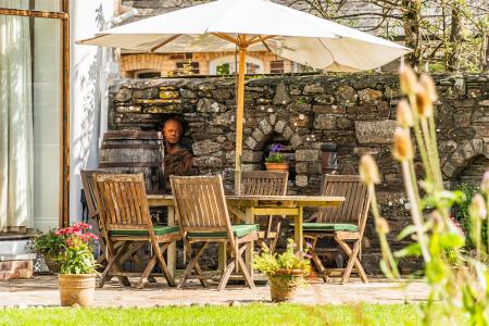 Ludd House Alfresco Dining.jpg