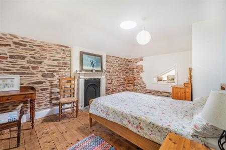 Ludd House Bed 4.jpg