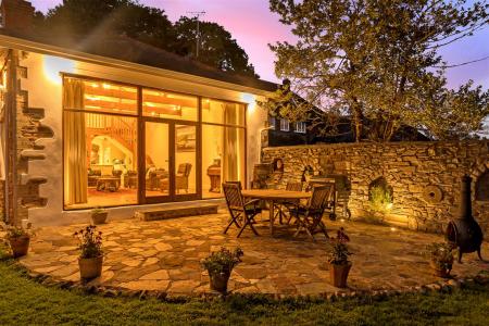 Ludd House Twilight 16.jpg