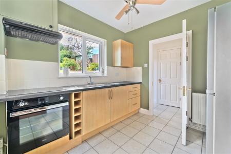 Eden Annexe Kitchen.jpg
