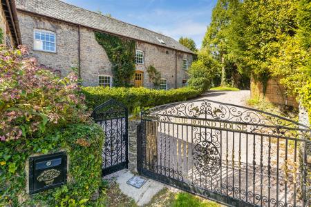 A04 - Allerton, Dartington, The Roundhouse - 24091