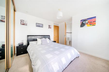 Savery Bed 1.jpg