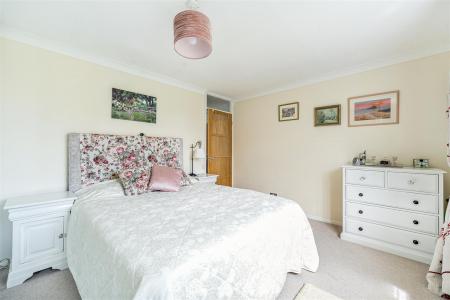 Trehill Bed 1.jpg