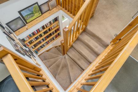 Earlscombe Stairwellbl.jpg