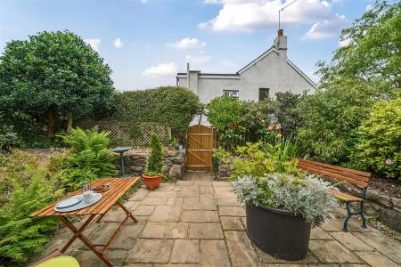 Backwater Courtyard1.jpg