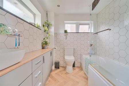 Savery Bathroom.jpg