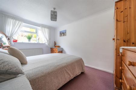 Henlake Bed1.jpg