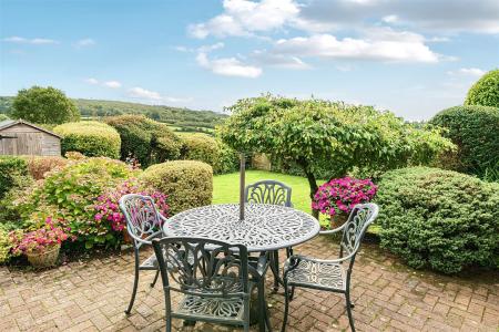 Abbotts Park Alfresco.jpg