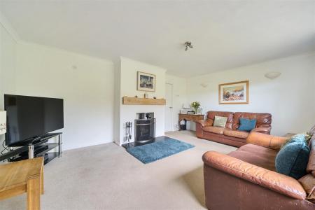 Abbotts Park Sitting Room bl.jpg