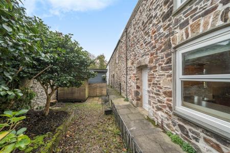 Harris Cotts Shared Path.jpg