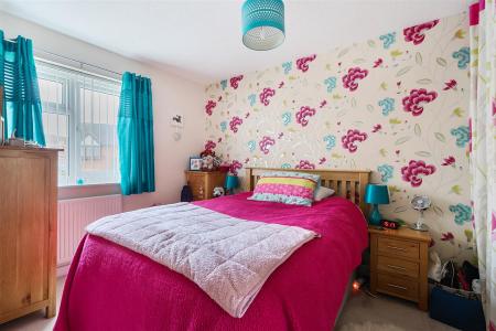 Primrose Bed 2bl.jpg