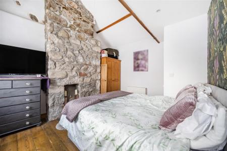 Clare St Bedroom..jpg