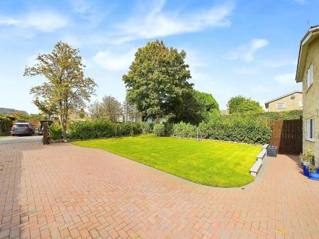 Front Garden & Driveway