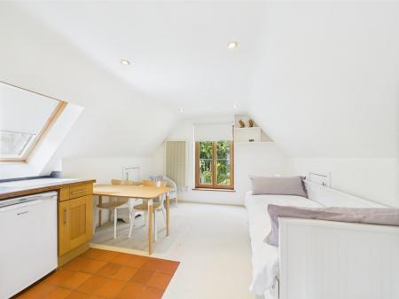 Kitchen / Living Area